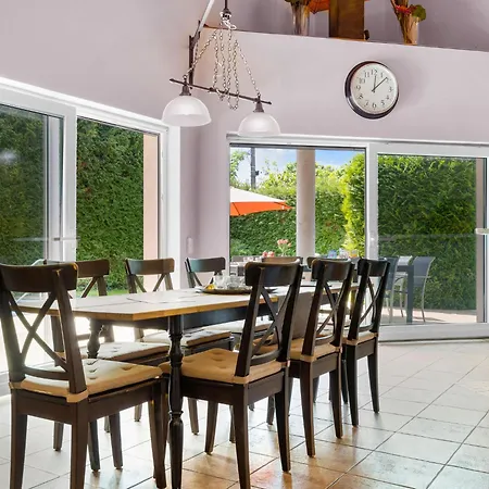 Smeraldo Villa *